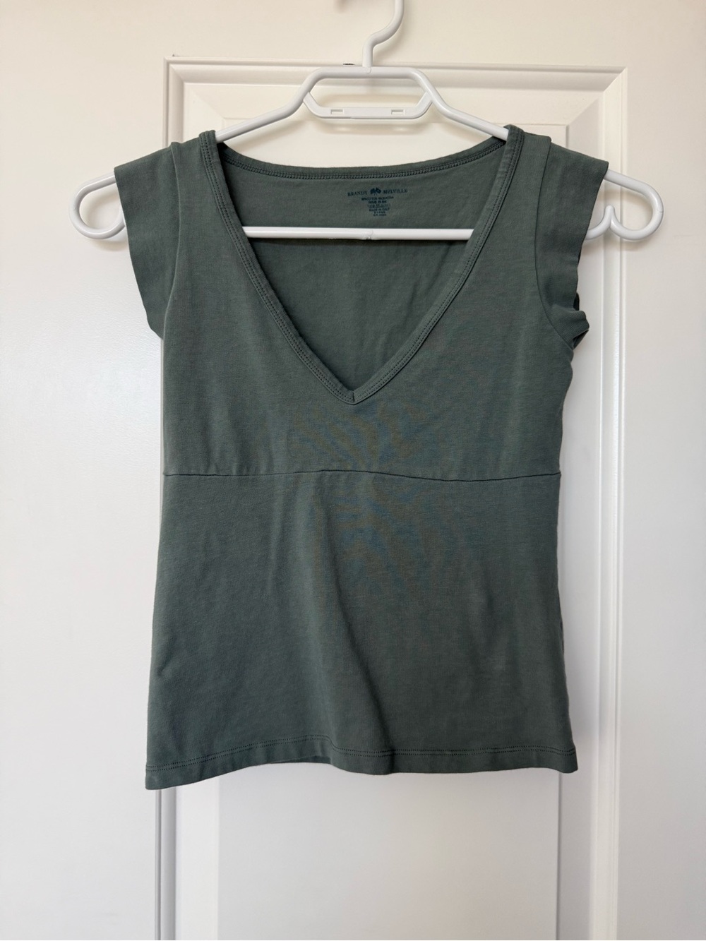 Brandy Melville t-shirt - Picture 1 of 3